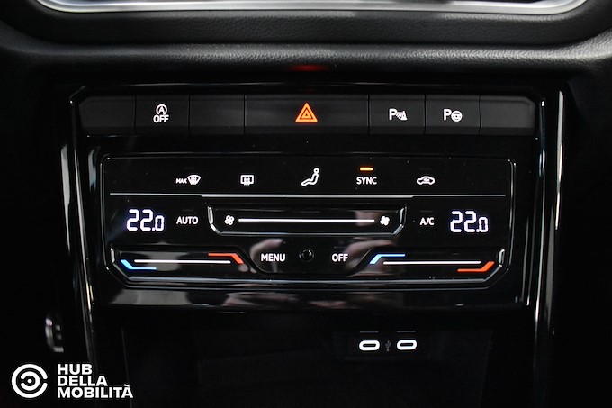 VOLKSWAGEN T-Roc 1.5 TSI ACT Edition Plus R-Line